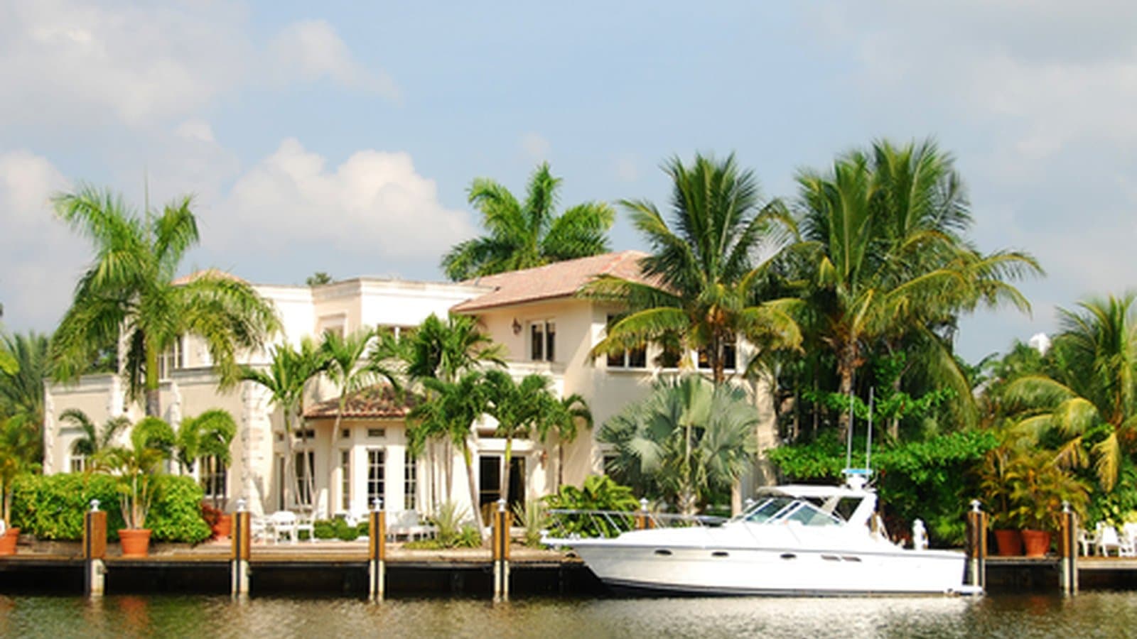 Lake Hamilton Shores neighborhood in Haines City, Florida